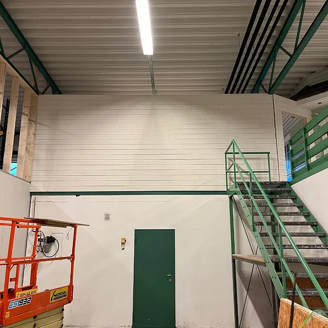 Ombygging av lagerhall til butikk og verksted på Årnes