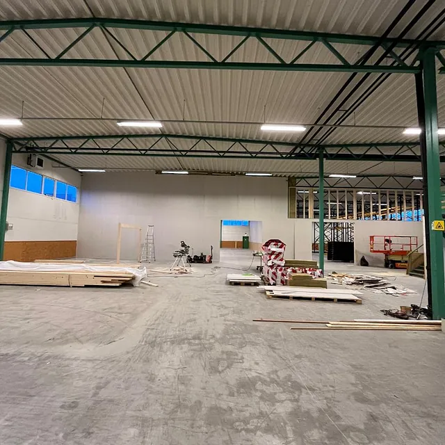 Ombygging av lagerhall til butikk og verksted på Årnes